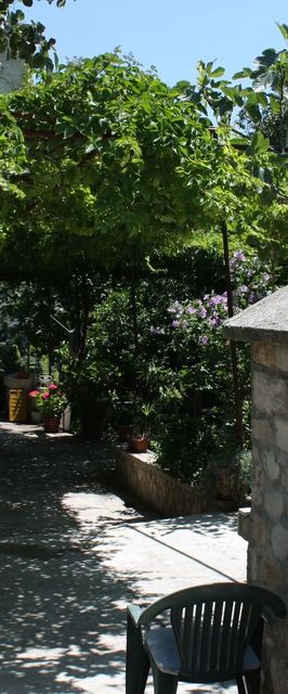 Apartmanok Parkolóhellyel Murter - 5098