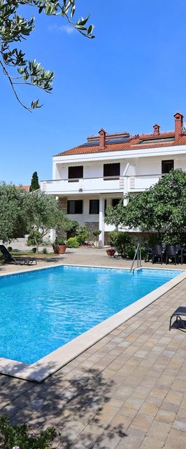 Apartmanok Családok Részére Medencével Novalja Pag - 213