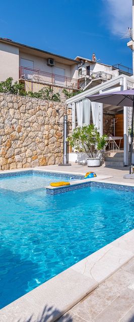 Apartmanok Családok Részére Medencével Novi Vinodolski - 2419