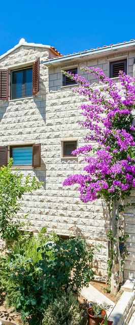 Apartmanok Parkolóhellyel Supetar, Brac - 5670 Supetar