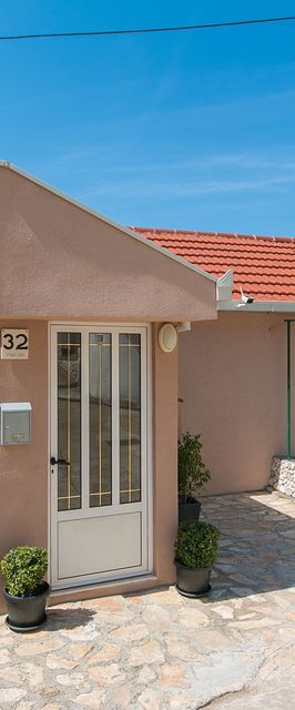 Apartmanok A Tenger Mellett Brist, Makarska - 11039 Brist