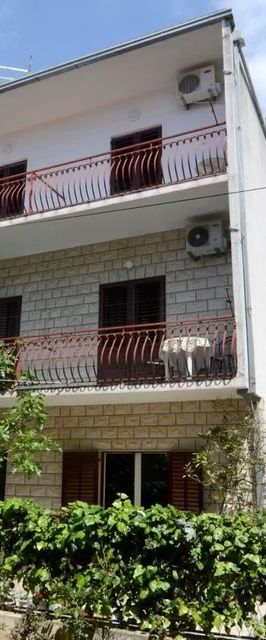 Apartmanok Parkolóhellyel Makarska - 12211