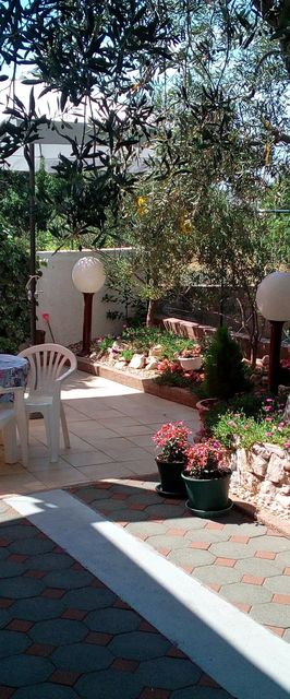 Apartmanok és Szobák Parkolóhellyel Barbat, Rab - 4862 Barbat