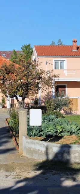 Apartmanok Parkolóhellyel Privlaka, Zadar - 5849 Privlaka