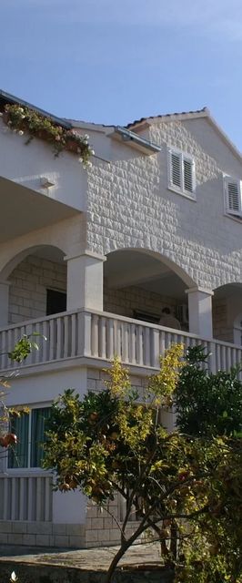 Apartmanok Parkolóhellyel Supetar Brac - 2956