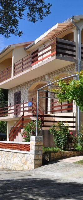 Apartmanok és Szobák A Tenger Mellett Supetarska Draga - Gonar Rab - 2002