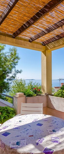 Apartment Nataša Okrug Gornji