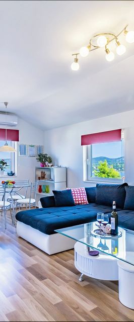 Apartmanok Parkolóhellyel Bilice, Krka - 13545 Bilice