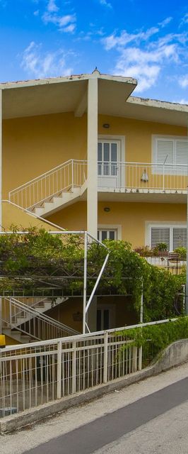 Apartmanok Parkolóhellyel Podgora, Makarska - 12816 Podgora