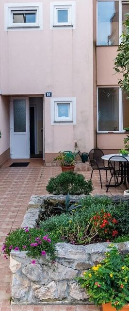 Apartment Bor Malinska