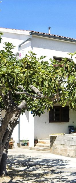 Apartments Smilja Tribunj