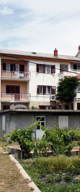 Apartmanok Parkolóhellyel Kampor, Rab - 4984 Kampor