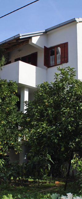 Apartmanok Parkolóhellyel Vis - 2435