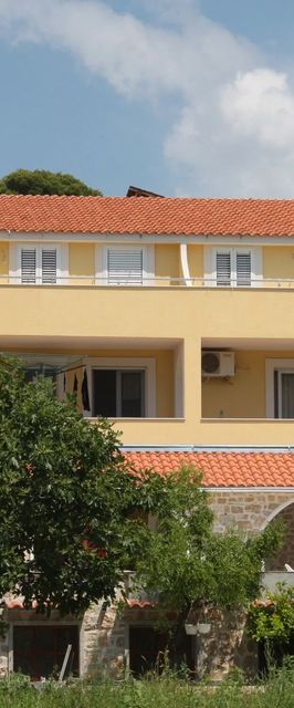 Apartmanok Parkolóhellyel Murter - 5100