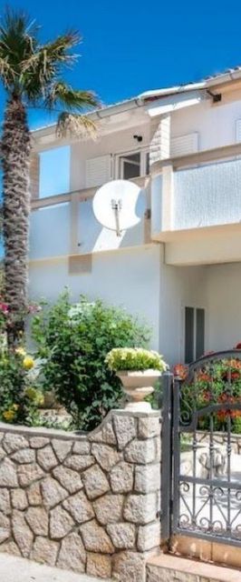 Apartmanok Parkolóhellyel Povljana, Pag - 233 Povljana