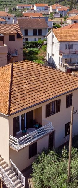 Apartmanok és Szobák Parkolóhellyel Jelsa, Hvar - 4028 Jelsa