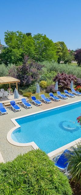 Apartmanok Családok Részére Medencével Basanija, Umag - 3402 Bašanija