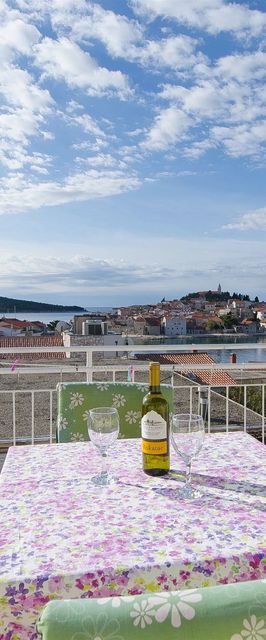 Apartment Josipa Primosten