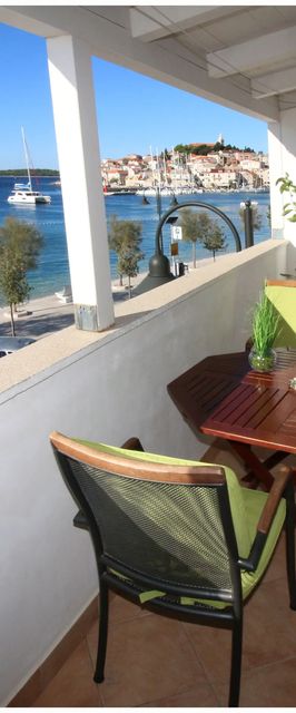 Apartment Slavko Primosten