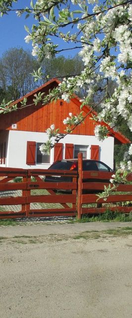 Almafa Vendégház Aka