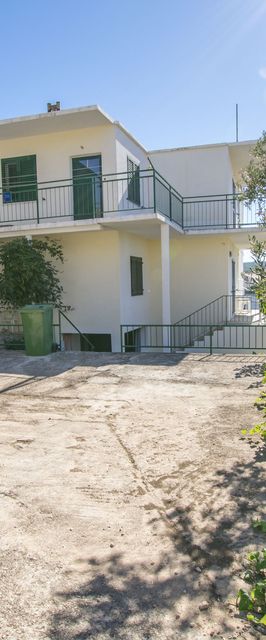 Apartments Anica Primosten