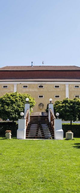 Dvůr Pecínov Struhařov