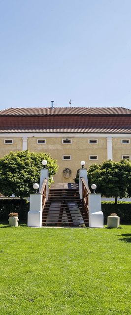 Dvůr Pecínov Struhařov