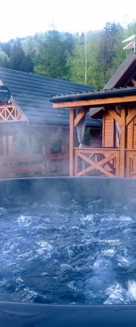 Łosiówka - Domki z Jacuzzi