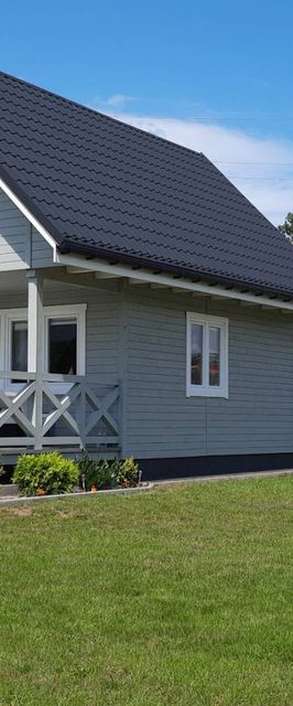 Szary Domek Nad Jeziorem