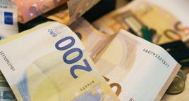 Wypłacam euro z Euronetu – taniej niż w kantorze?