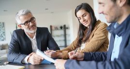 Czy warto korzystać z usług doradców kredytowych i finansowych?