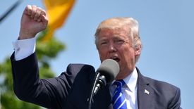 Donald Trump ostrzegał kraje UE przed cłami odwetowymi.