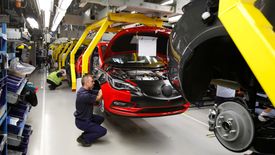 Branża motoryzacyjna jest jedną z tych, które ciążą produkcji przemysłowej.
