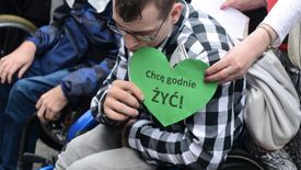 500+ dla niepełnosprawnych. Projekt się tworzy, ale nie wiadomo, kiedy będą wypłaty