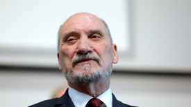 Projekt "dezubekizacji" wojskowych emerytur powstał, kiedy w MON rządził minister Antoni Macierewicz.