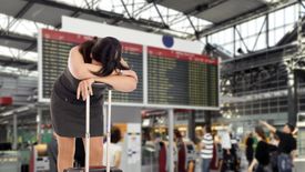 Opóźnienie lotu to spora niedogodność, za którą możemy uzyskać rekompensatę w postaci odszkodowania