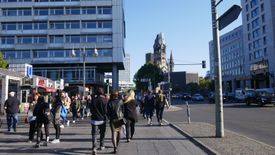 Pomysł z Berlina to hybryda dochodu gwarantowanego, zasiłku i robót publicznych.