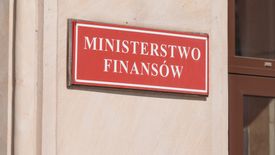 Afera VAT w resorcie finansów zatacza coraz szersze kręgi. Wychodzą nowe fakty