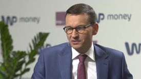 - Mieliśmy rację, kiedy proponowaliśmy pewne progi, które w inny sposób traktują wielkich, którzy mają ogromny kapitał - mówi Morawiecki