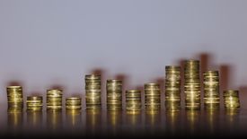 Analizując zarobki w Polsce, należy zwrócić uwagę nie tylko na średnie wynagrodzenie, ale tez na medianę płac
