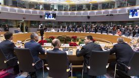 Przywódcy państw UE rozpoczęli spotkanie około 19. Już po 25 minutach zakończyło się ono fiaskiem. Zgody co do budżetu nie ma