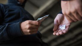 "Narkotyki były, są i będą" - twierdzi Piotr Tubelewicz ze Społecznej Inicjatywy Narkopolityki