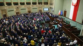 Sejm przyjął ustawę o 13. emeryturach.