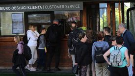 Ciemne chmury gromadzą się nad urlopowiczami. Nie wszyscy będą mogli pozwolić sobie na wymarzony urlop tego lata.
