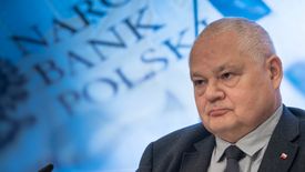 Prezes NBP Adam Glapiński długo nie chciał ujawnić zarobków swoich współpracowniczek