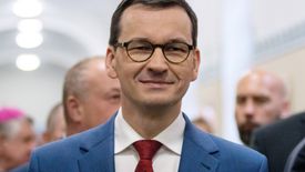 - To nasze 700 plus - mówi o podwyżce płacy minimalnej Mateusz Morawiecki.