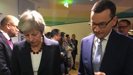 Mateusz Morawiecki i Theresa May zapewniali wielokrotnie o gwarancjach dla Polaków
