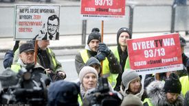 UOKiK przygląda się działaniom banków w sprawie frnakowiczów.