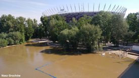 Wisła zalała już Poniatówkę - popularną plażę na wschodnim brzegu