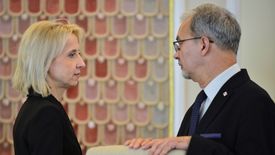Minister finansów Teresa Czerwińska i minister inwestycji i rozwoju Jerzy Kwieciński przed posiedzeniem rządu 16 kwietnia 2019 r.